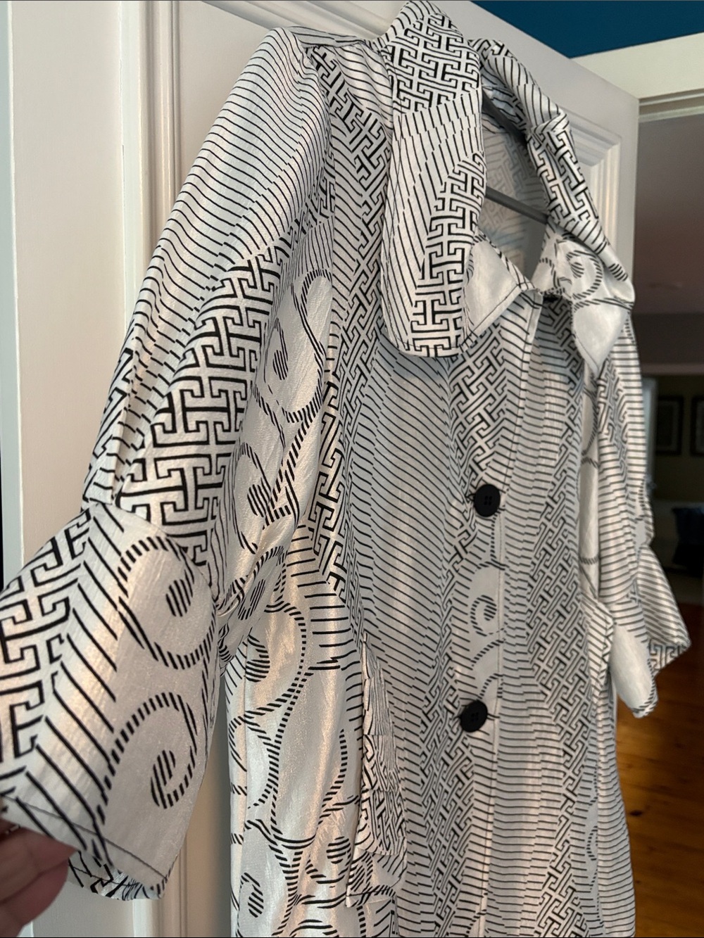 Plus Size B&W Patterned Button-Front Evening Jacket - Picture 4 of 8